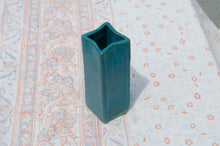Load image into Gallery viewer, Twinkle Stem Vase
